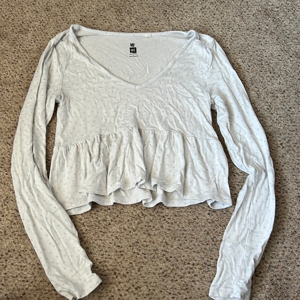 Small white cropped V neck top